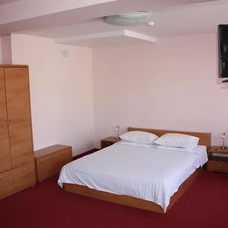 Hotel Madona 3* Madona